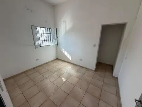 Casa en alquiler barrio jardín 2 dormitorios cochera