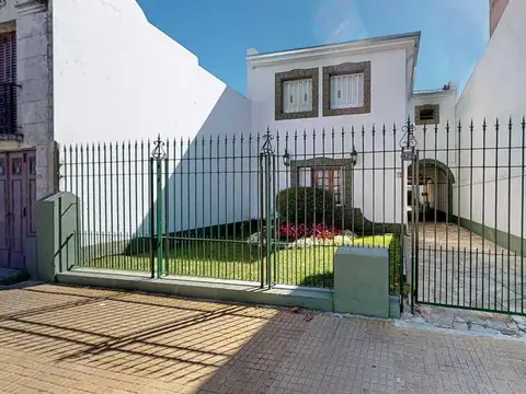 CASA DE CATEGORIA EN VENTA EN CENTRO DE ENSENADA