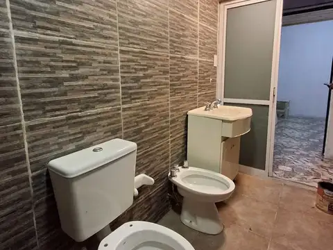 Casa 4 ambientes con 1 baño