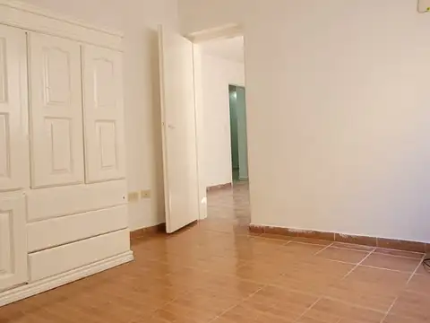 Avellaneda 600, Piso 1