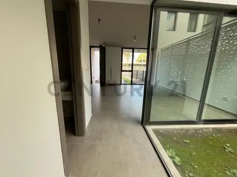 Venta casa 4 AMBIENTES en Ituzaingó Norte