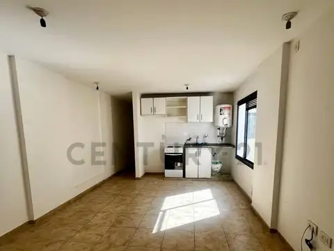 DEPARTAMENTO EN VENTA! 2 Dormitorios, A 100 m de Plaza Rivadavia!
