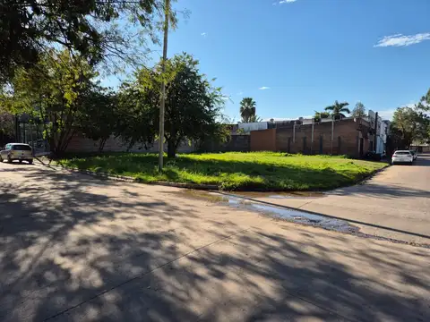 Terreno en venta en excelente ubicación  en plazoleta Rene Favaloro