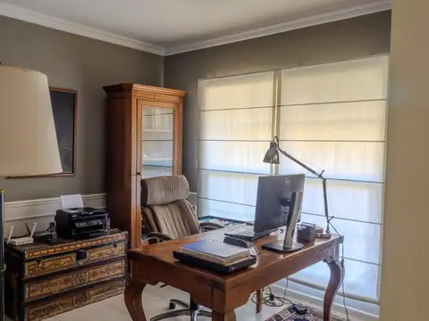 Casa en Venta con 4 cocheras