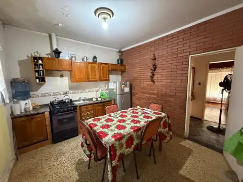 Casa en Venta con 2 cocheras