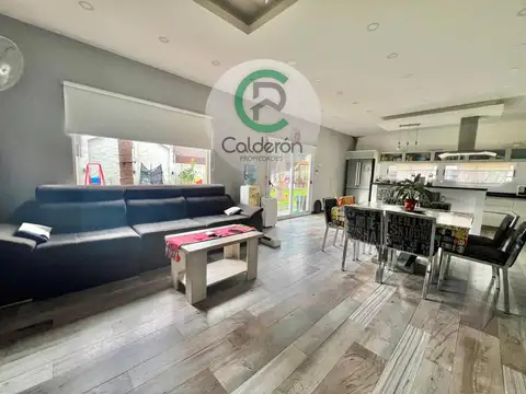 Quinta en Venta con 1 cochera