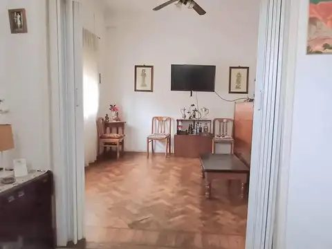 Depto Tipo Casa en Venta 50 años