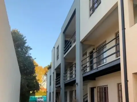 Mono ambiente en alquiler con cochera en Villa Morra