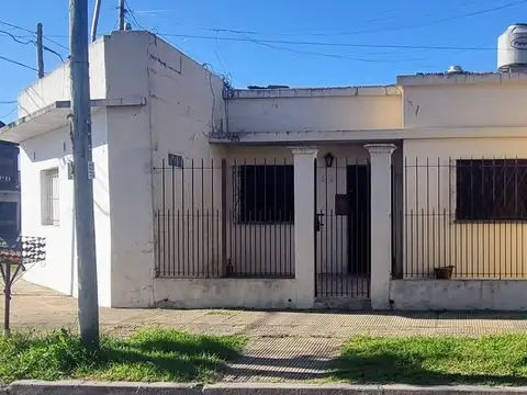 ALQUILER CASA MORON 3 AMB - 2 COCHERAS + LOCAL