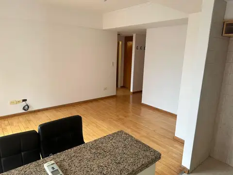 Thorne 300, Piso 7°