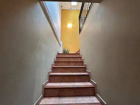 Depto Tipo Casa 4 ambientes con 2 baños