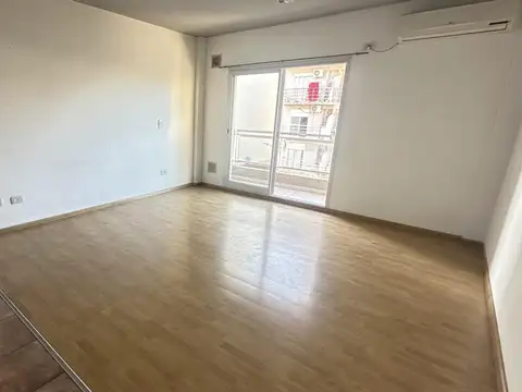 Departamento en Alquiler en Caseros, $ 450.000