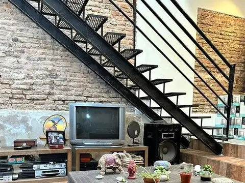 Depto Tipo Casa en Venta de 5 ambientes