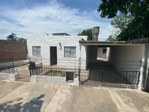 Casa 2 dormitorios en Santo Tomé.