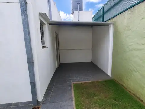 Casa 2 ambientes con 1 baño
