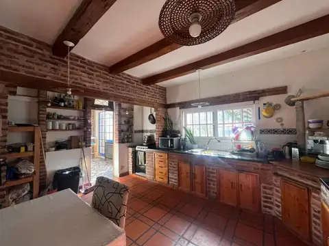 Casa 5 ambientes con 2 baños