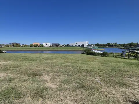 Terreno en Venta 20  mts Frente