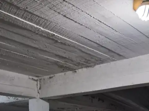 VENTA DE COCHERA CUBIERTA EN LA PLATA