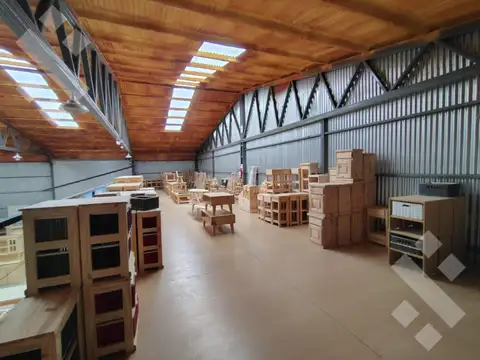 En Alquiler | Galpón de 1600 m2 | Barda del Medio | Río Negro