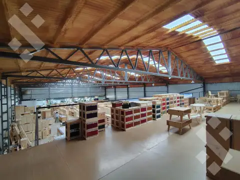 En Alquiler | Galpón de 1600 m2 | Barda del Medio | Río Negro