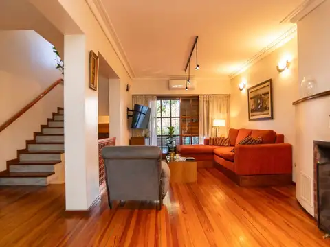 Casa 6 ambientes con 4 baños