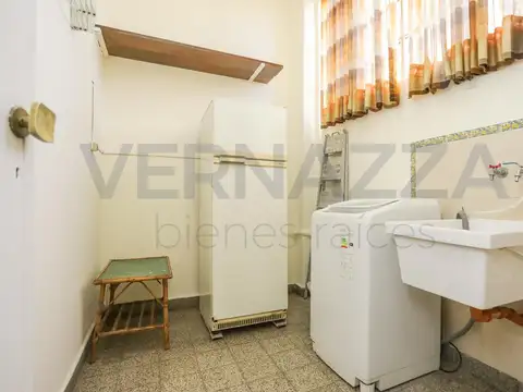 Depto Tipo Casa en Venta en Villa del Parque, USD 165.000