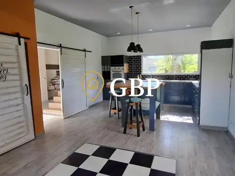 Casa 6 ambientes con 3 baños