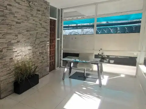 1 ambiente con patio reciclado