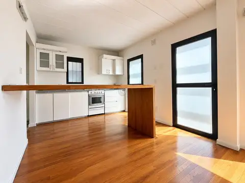 Departamento en Alquiler en Aparts del Pinazo, USD 750