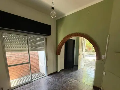 Local en Alquiler en Monte Grande, $ 850.000