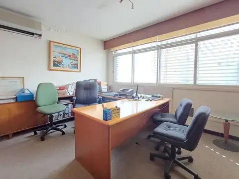 Venta muy buena oficina en Tribunales