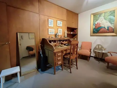 Venta muy buena oficina en Tribunales