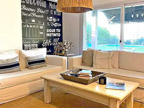 Casa 5 ambientes con 3 baños