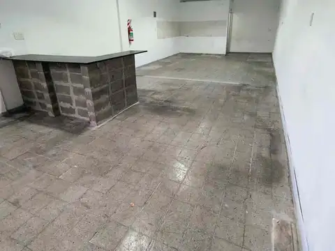 Local Comercial al frente. Boedo, impecable estado