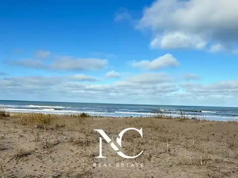 Terreno en venta en Costa Esmeralda primera linea al mar