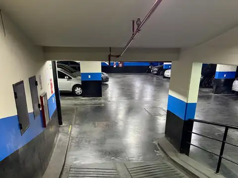 Recoleta excelente cochera fija en 2do. subsuelo para cualquier tamano de vehiculo