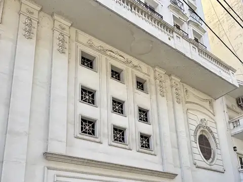 Recoleta excelente cochera fija en 2do. subsuelo para cualquier tamano de vehiculo