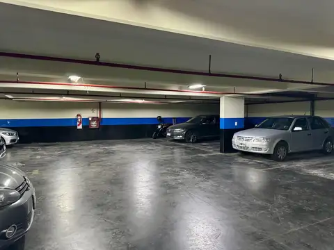 Recoleta excelente cochera fija en 2do. subsuelo para cualquier tamano de vehiculo