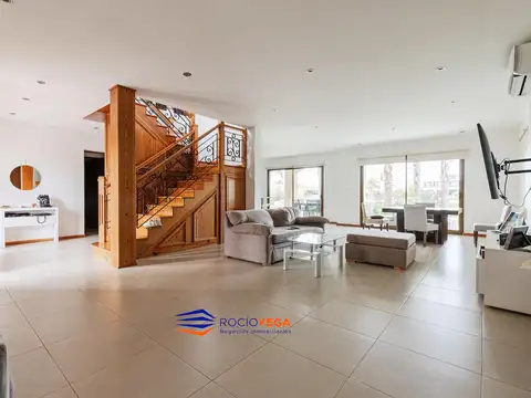 Casa 6 ambientes con 5 baños