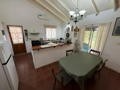 Casa en Alquiler con 1 cochera