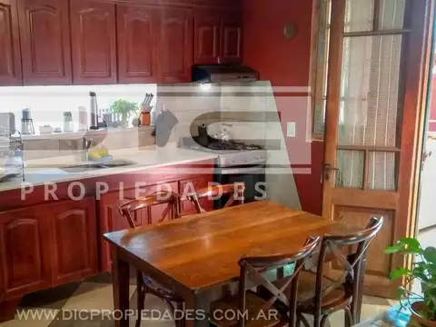 Depto Tipo Casa 5 ambientes con 2 baños