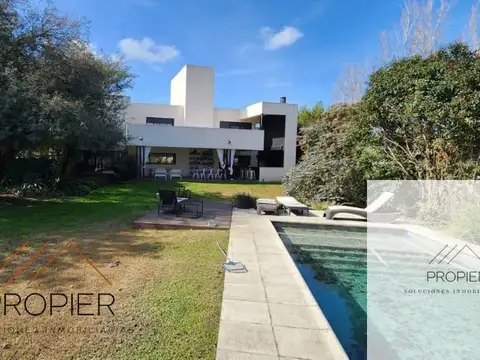 Casa en venta c/ cochera en Altos De Warcalde