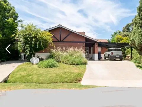 Casa en Venta con 5 cocheras