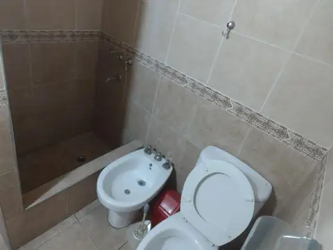 Depto Tipo Casa 5 ambientes con 1 baño