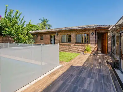 Casa en Venta con 2 cocheras