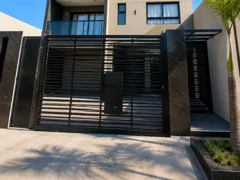 EXCELENTE VENTA DEPARTAMENTO  SEMI PISO 3 AMB CON BALCON