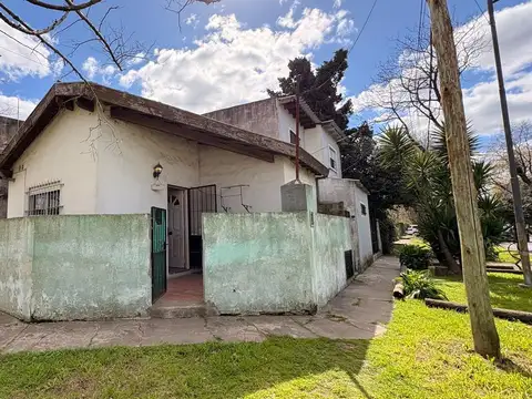 Venta de casa 2 ambientes en Bella Vista