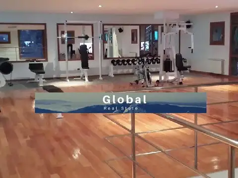 Casa 8 ambientes con 4 baños