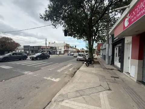 Casa en Alquiler con Local  Rosario