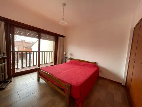 Depto Tipo Casa 4 ambientes con 2 baños
